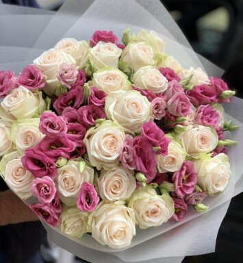 Mix of white roses and deep pink lisianthus “Exquisite Harmony”
