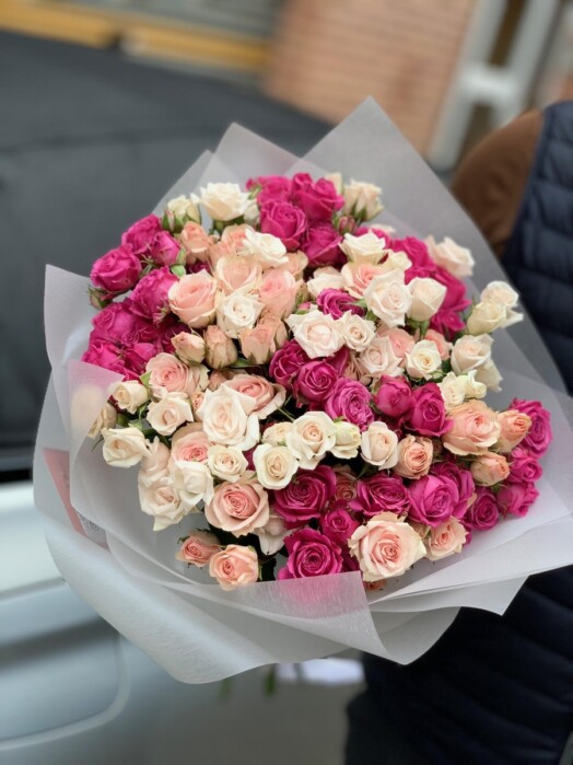 Mixed bouquet of bush rose bouquet “Spring Charm”